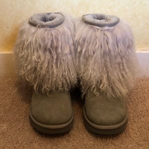 Short sheepskin cuff boots